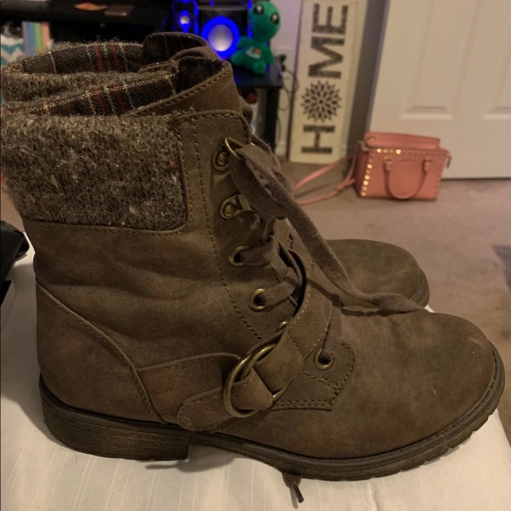 Roxy combat boots